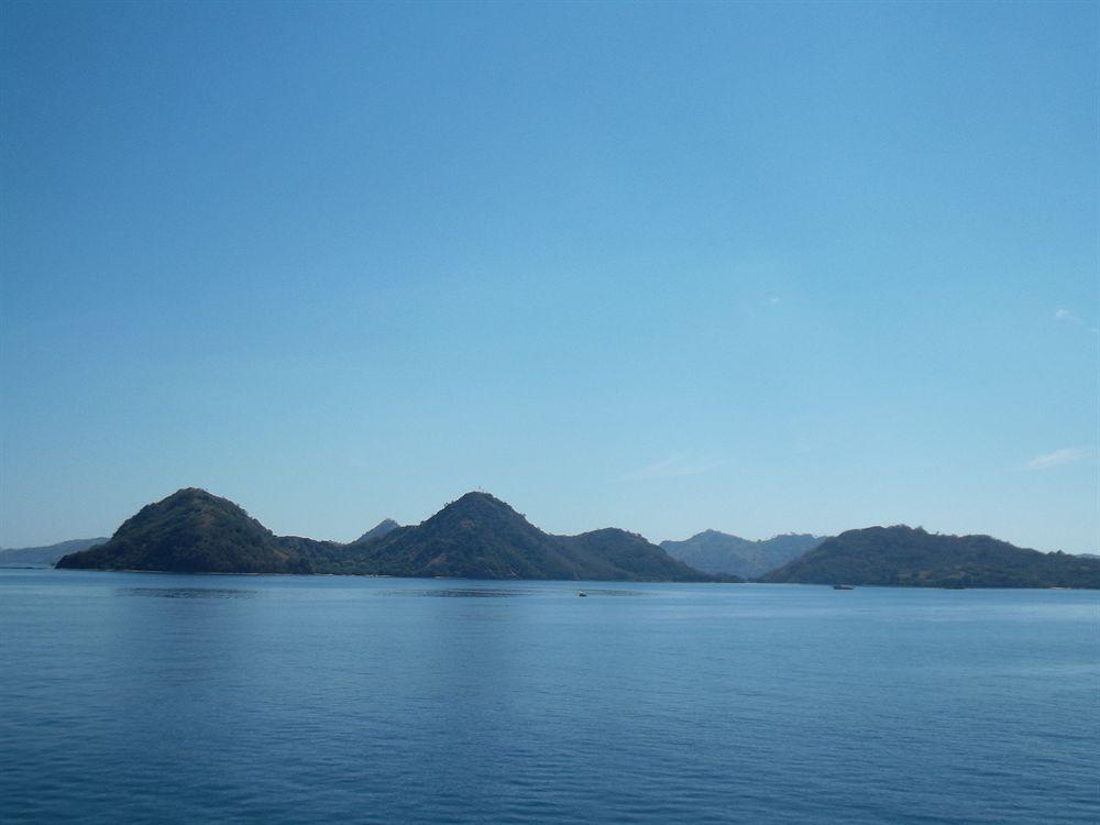 Luwansa Beach Resort Labuan Bajo Exterior photo