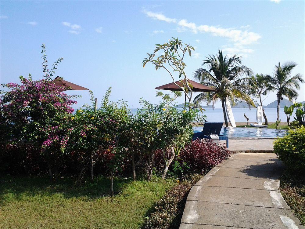 Luwansa Beach Resort Labuan Bajo Exterior photo