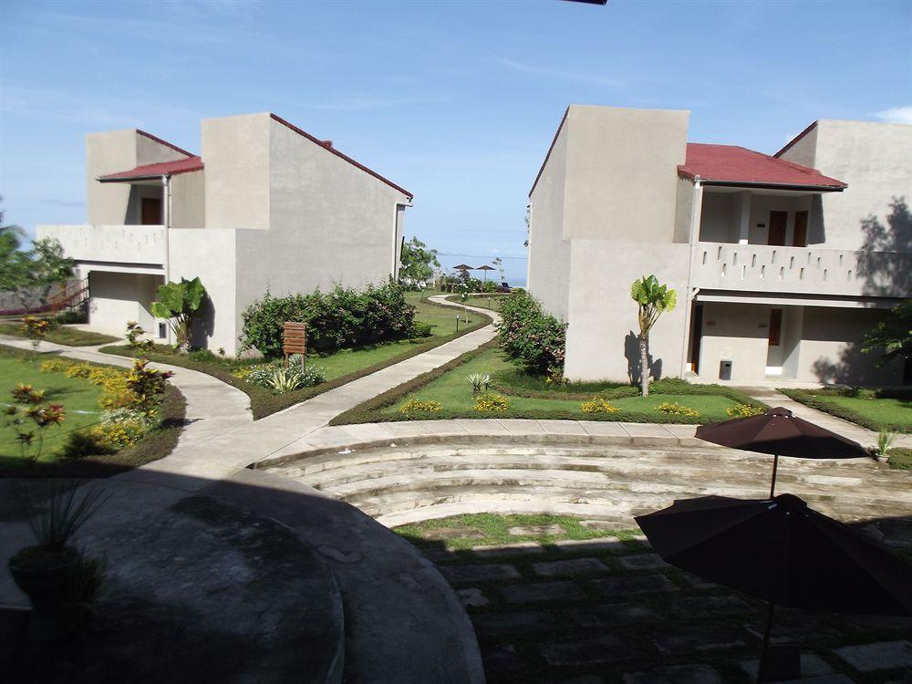 Luwansa Beach Resort Labuan Bajo Exterior photo