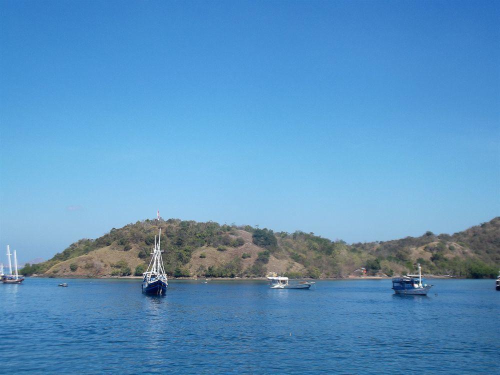 Luwansa Beach Resort Labuan Bajo Exterior photo