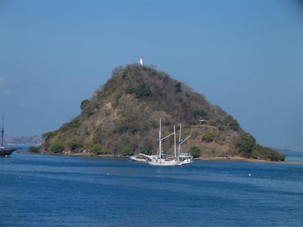 Luwansa Beach Resort Labuan Bajo Exterior photo