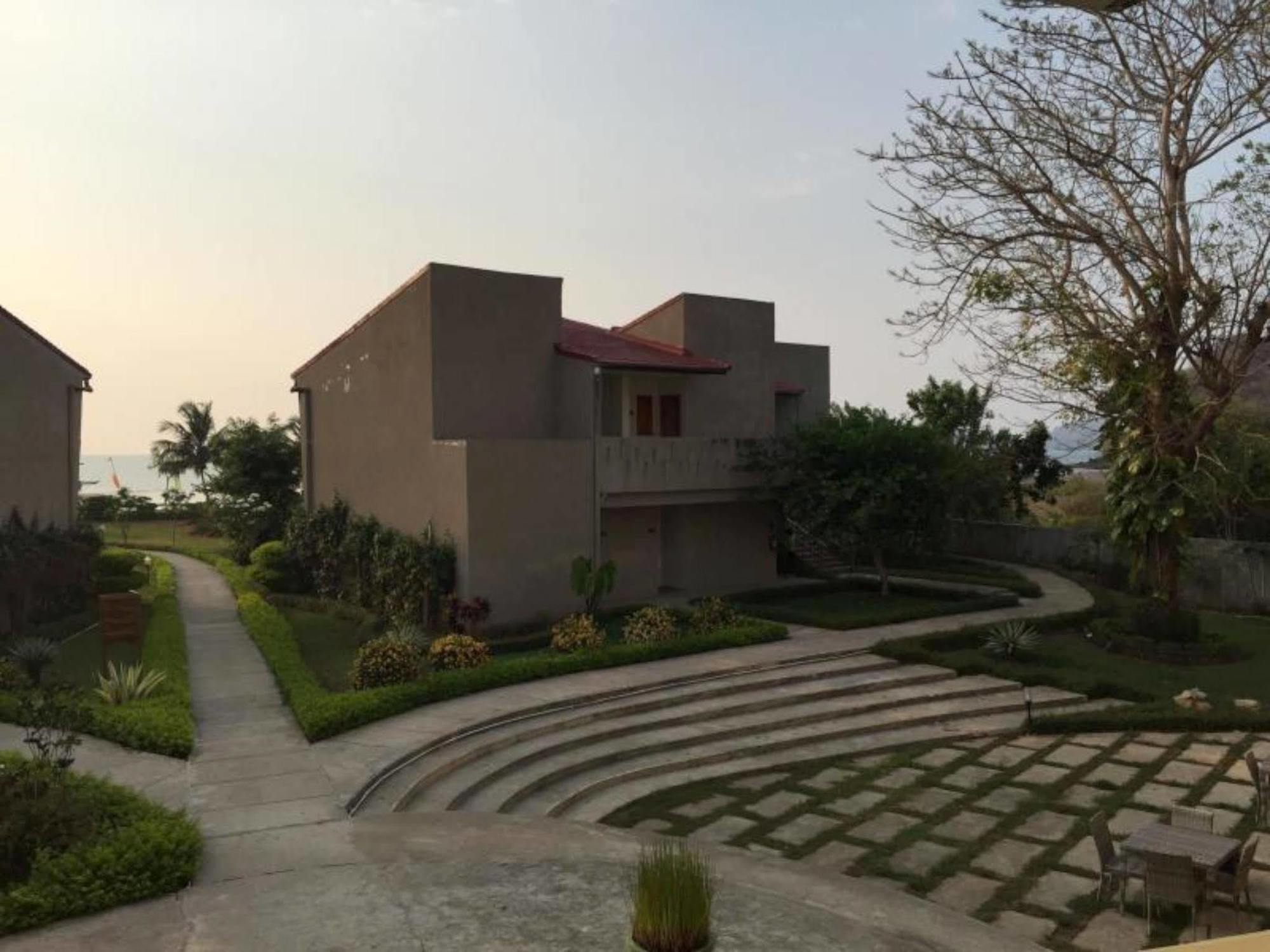 Luwansa Beach Resort Labuan Bajo Exterior photo