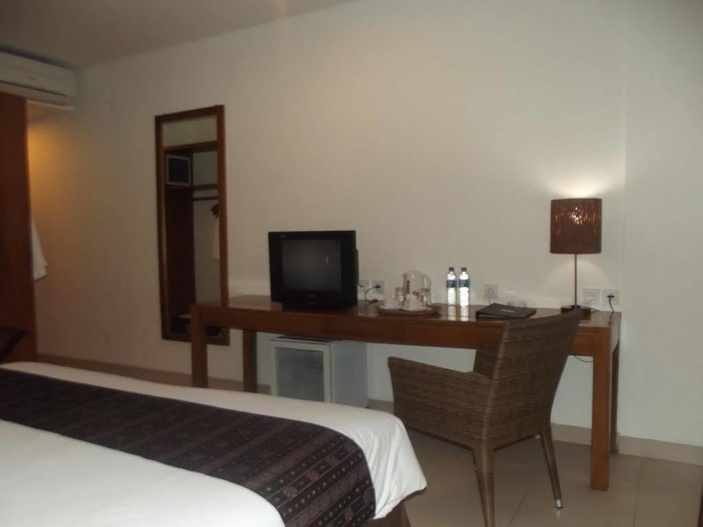 Luwansa Beach Resort Labuan Bajo Exterior photo