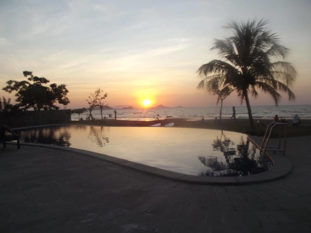 Luwansa Beach Resort Labuan Bajo Exterior photo
