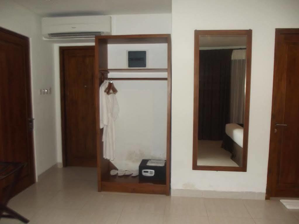 Luwansa Beach Resort Labuan Bajo Exterior photo