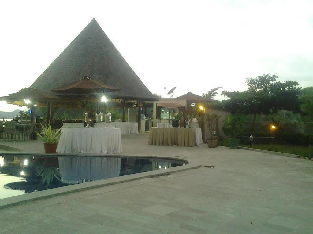Luwansa Beach Resort Labuan Bajo Exterior photo